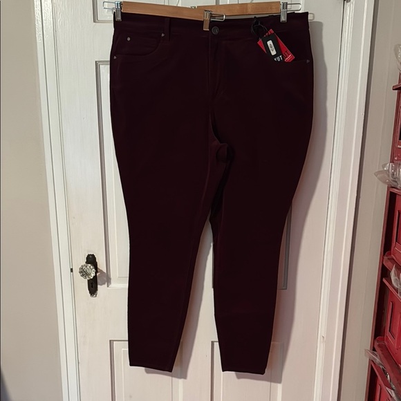 Kut from the Kloth NWT Diana High Rise Skinny Corduroy Pants Size 20W Color Wine - Picture 1 of 14